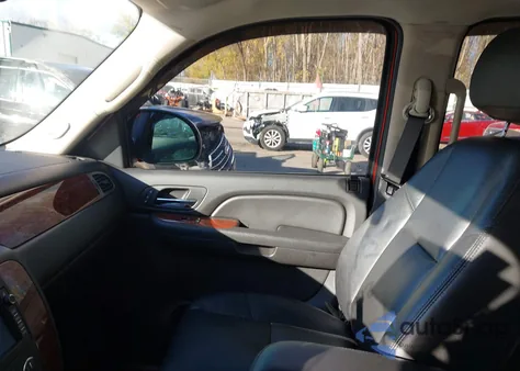 2009 Chevrolet Avalanche 1500 Ltz из США, поврежденный, VIN 3GNFK32049G210992